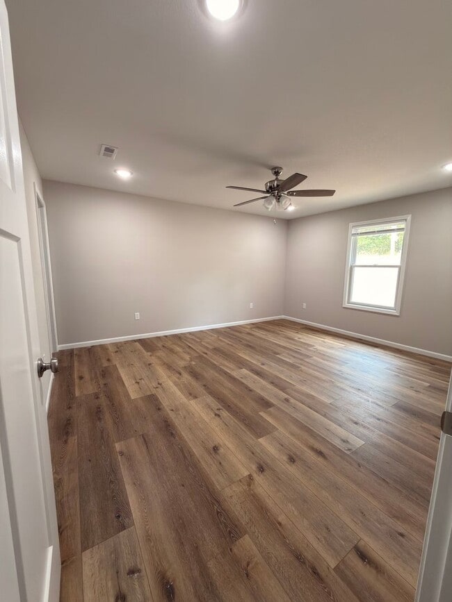 Building Photo - 3031-MF3-E4