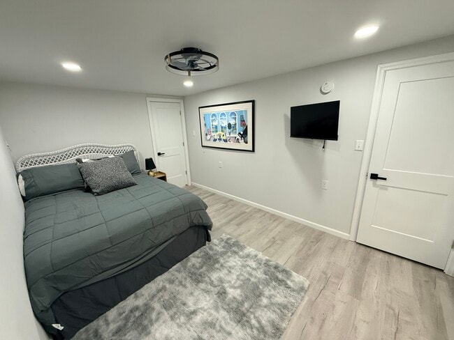 Building Photo - 8 N Nashville Ave