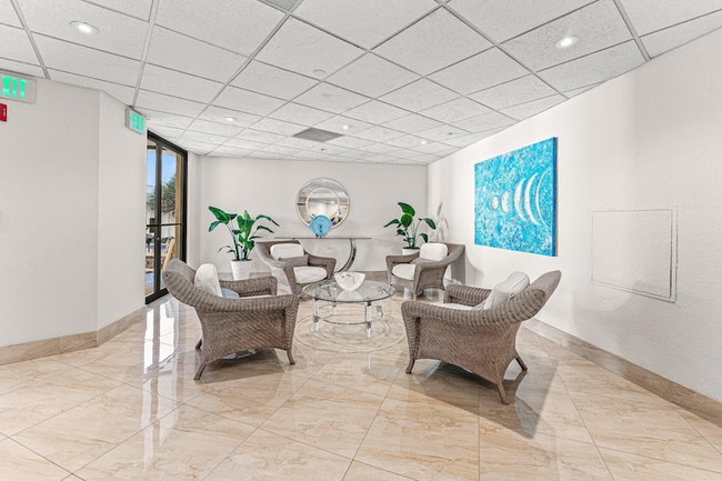 Building Photo - 5420 N Ocean Dr