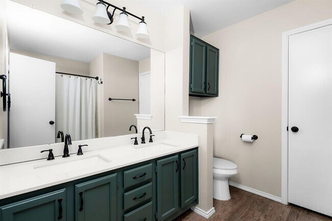 Building Photo - 4500 Kalama Dr