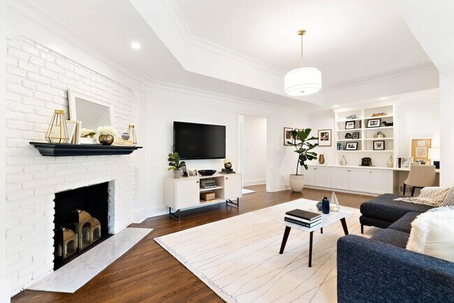 Building Photo - 1737 Barnesdale Way NE