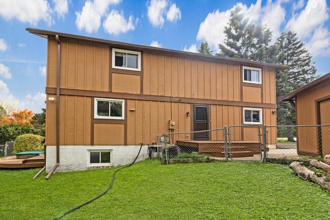 Building Photo - 4400 Valley Rd