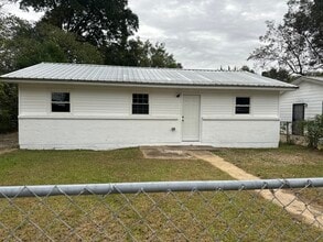 Building Photo - 141 W Michigan Ave