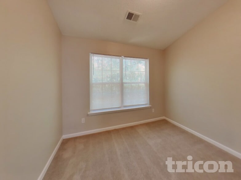 Building Photo - 137 Lossie Ln