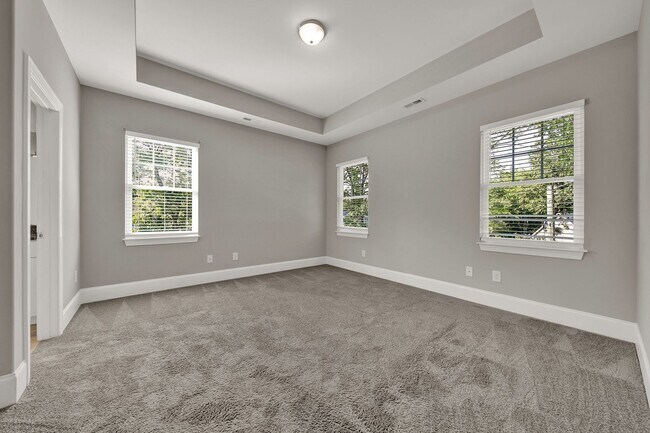 Building Photo - Two Story Cottage In Historic Waxhaw