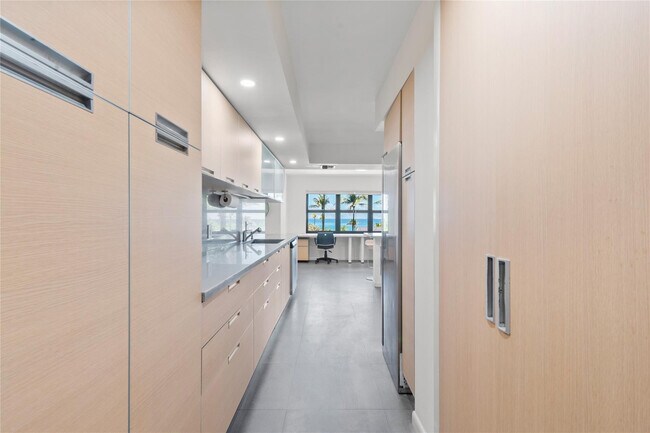 Building Photo - 4900 N Ocean Blvd