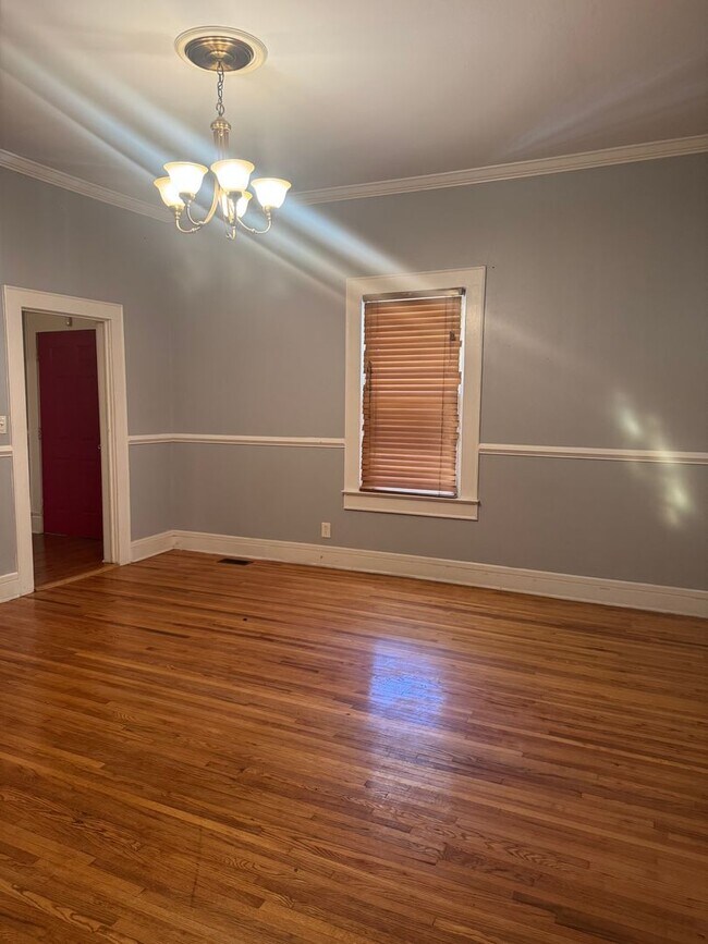 Building Photo - Downtown Greenville Home with a large fenc...