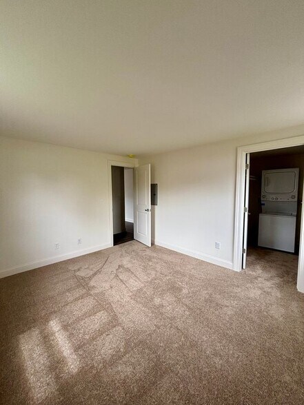 Building Photo - 1355 Millersport Hwy