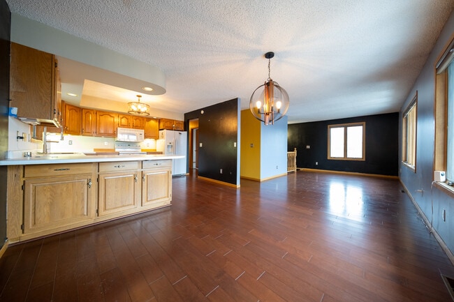 Building Photo - 1528 Desoto St