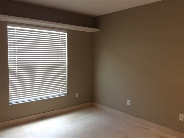 Building Photo - 636 Darkwood Ave