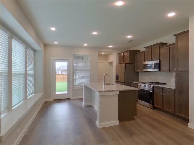 Building Photo - 2516 Finch Holw Dr