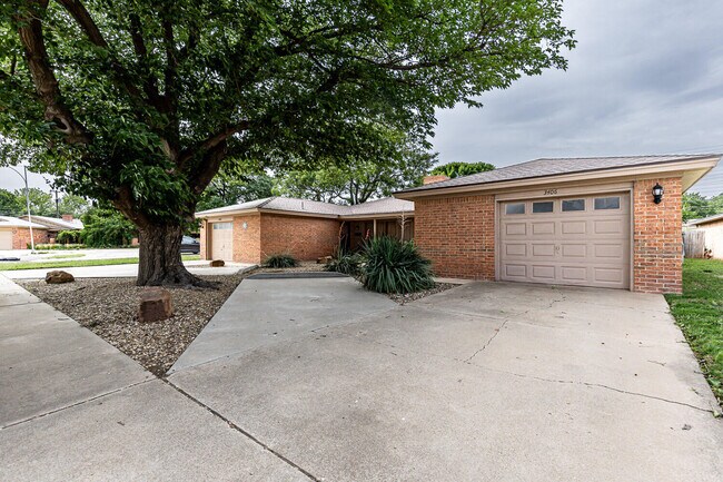 Primary Photo - 3406 65th Dr