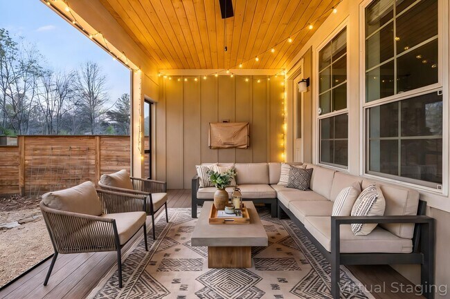 Building Photo - Stunning 3-Bedroom Townhome in Black Mountain's Sweet Birch Commons