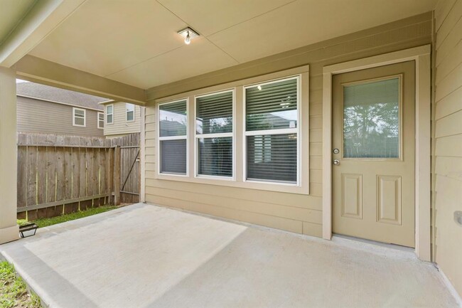 Building Photo - 15603 Walnut Leaf Ln