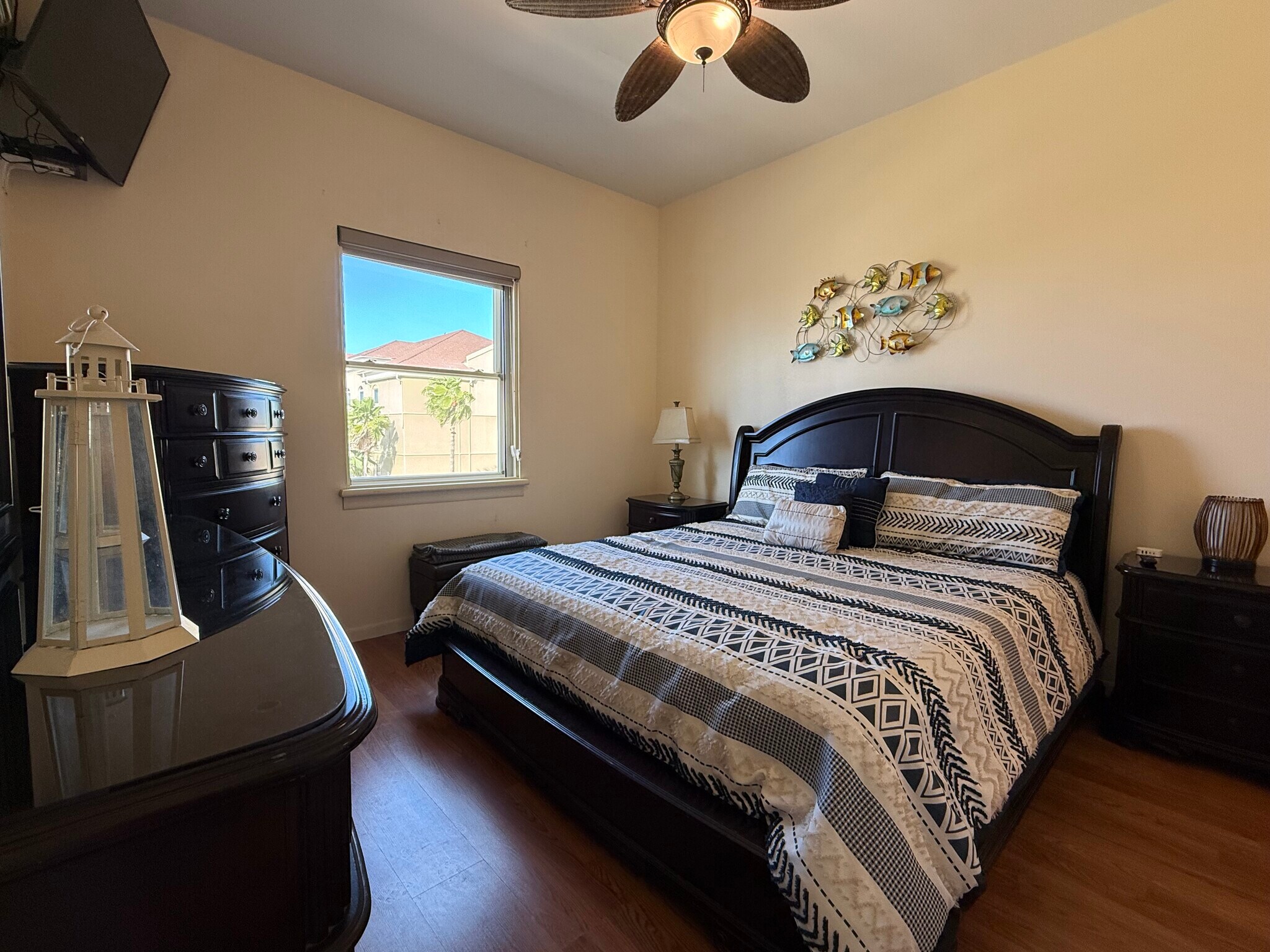 Building Photo - 6410 Padre Blvd