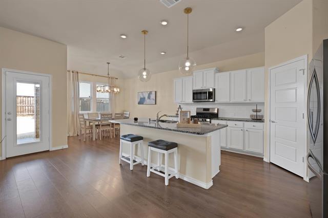 Building Photo - 2345 Rosaline Dr