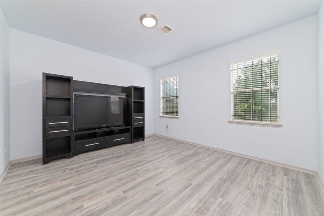 Building Photo - 14710 Branchwest Dr