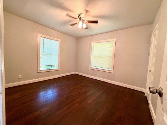 Building Photo - 7120 Goforth St