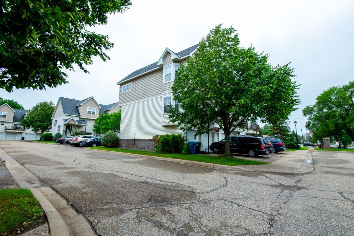 Building Photo - 5724 4th St NE