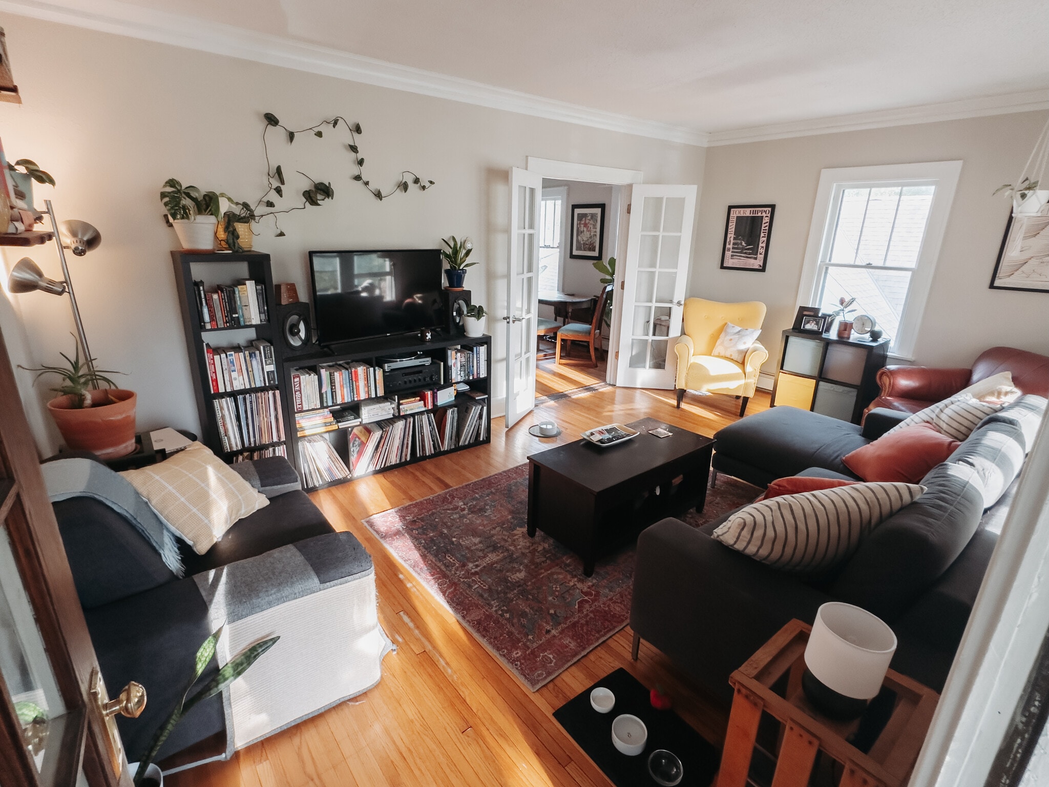 Living room - 4133 Portland Ave