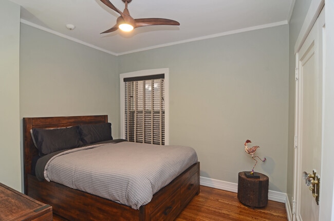 Building Photo - 4750 N Dover St