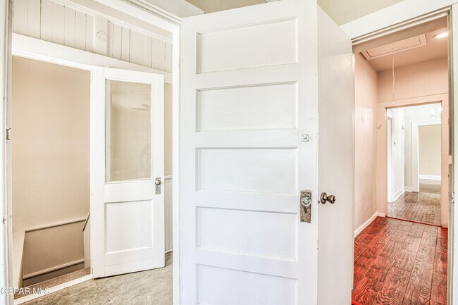 Building Photo - 1701 Elm St