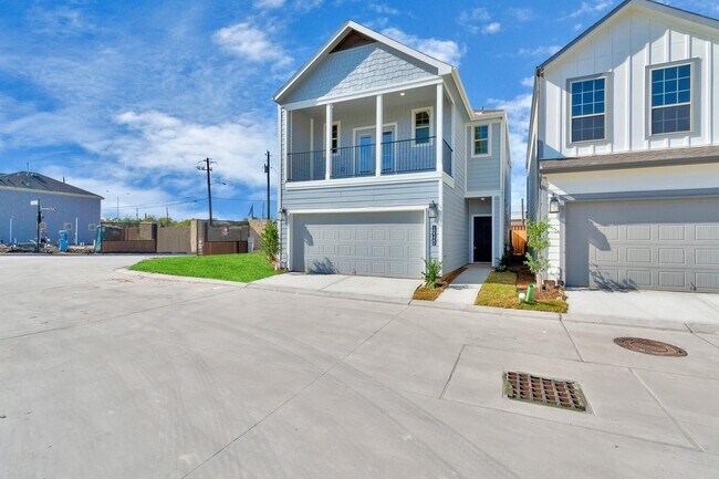 Building Photo - 10320 Marston Vineyard Dr