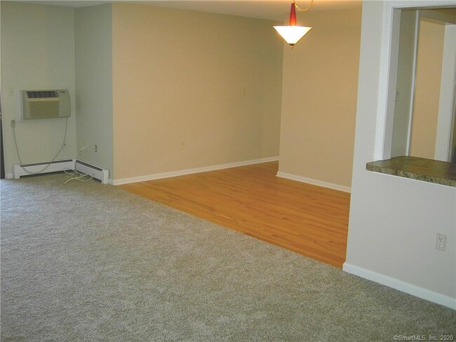 Building Photo - 100 Oxbow Dr