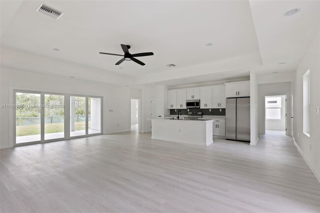 Building Photo - 746 Harriet Ave SW