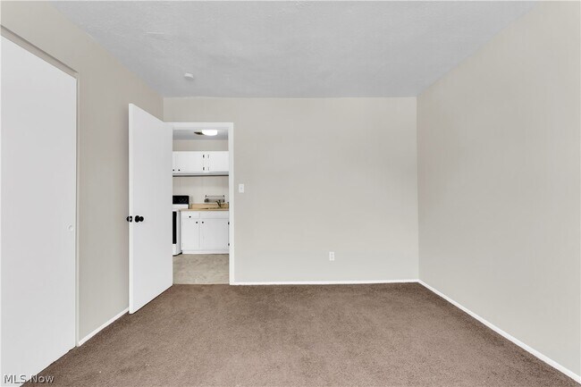 Building Photo - 1415 Wyandotte Ave