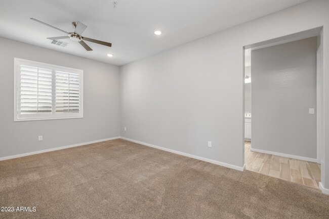 Building Photo - 250 W Queen Creek Rd