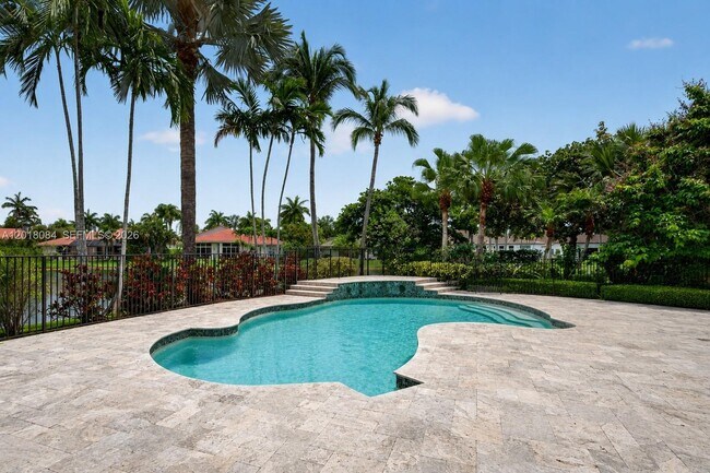 Building Photo - 2538 Montclaire Ct