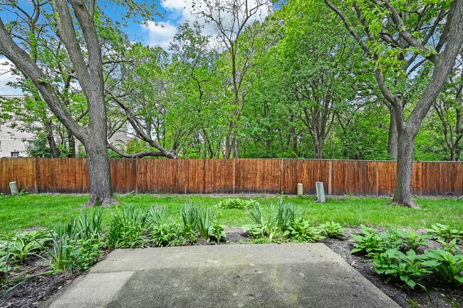 Building Photo - 30 Peach tree Ln