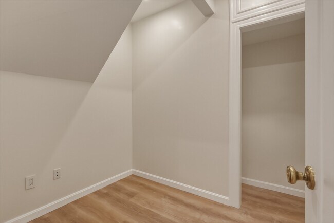 Building Photo - 311 N Harvard St