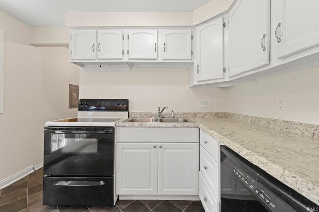 Building Photo - 2606 Sandarac Ln