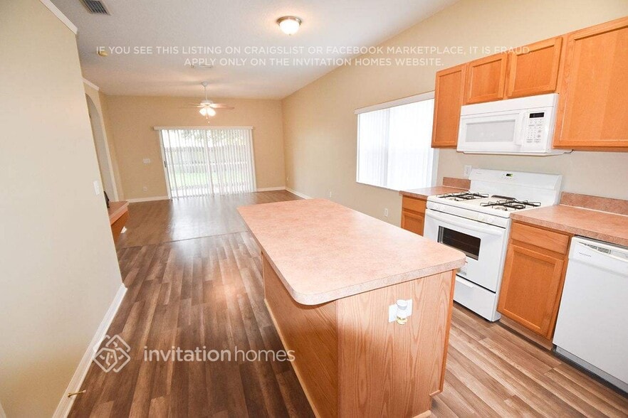 Building Photo - 6926 Exeter Park Pl