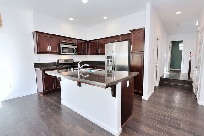 Building Photo - High Demand Park Place Home for Rent!