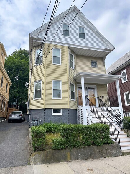 Building Photo - 112 Hudson St