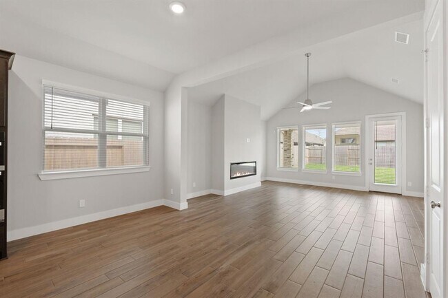 Building Photo - 10719 River Walk Dr