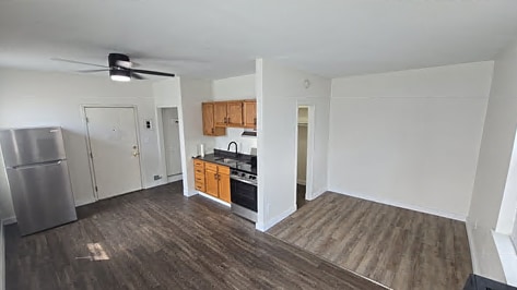 Building Photo - 123 Iowa Ave