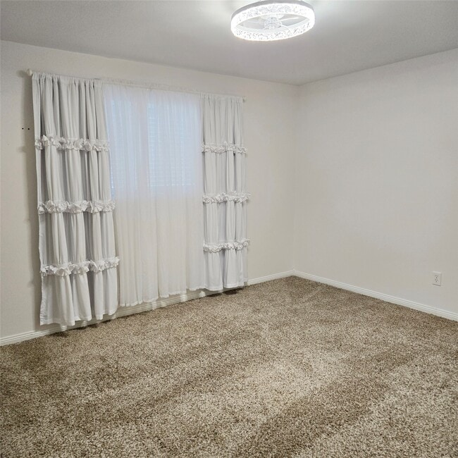 Building Photo - 22318 Greenbrook Dr