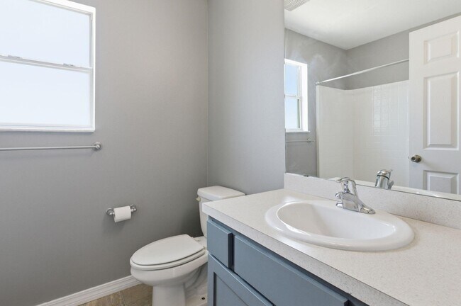 Building Photo - 122 Nivana Dr