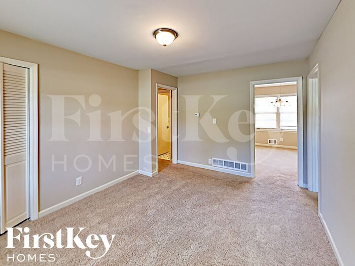 Building Photo - 2672 Lilac Dr