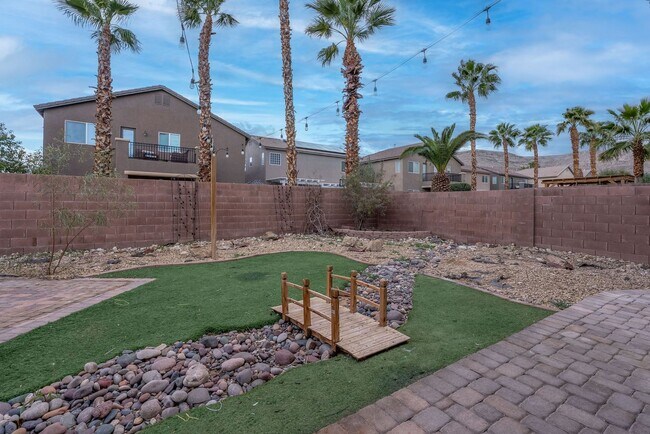 Building Photo - 9931 Rockside Ave