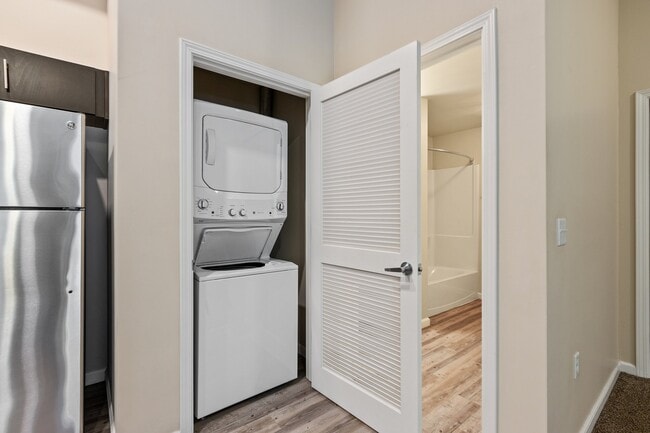 Building Photo - Volare Apartment Homes