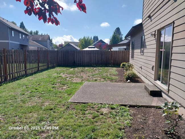 Building Photo - 1116 SE Millright Ave