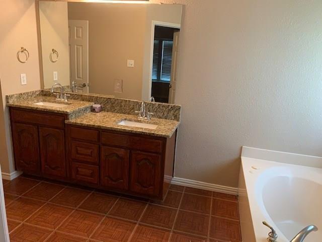 Building Photo - 2324 Cantura Dr