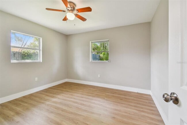 Building Photo - 951 Lantana Ave