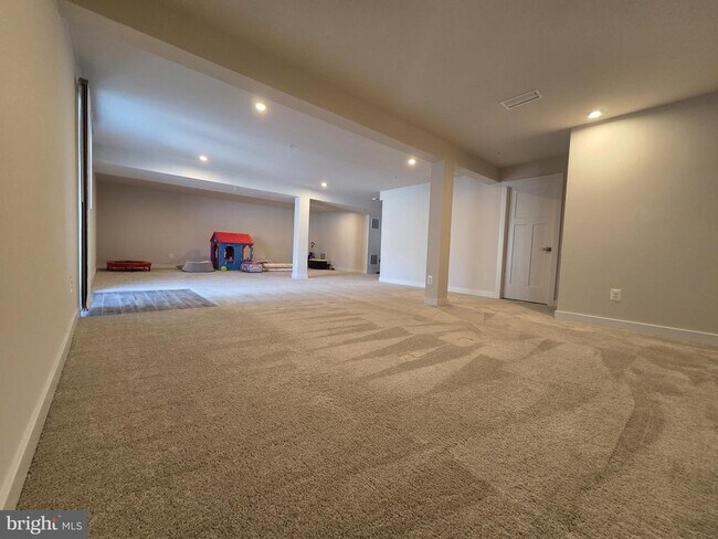 Building Photo - 7550 Mint Springs Ct