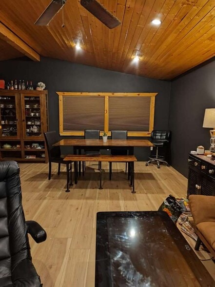 Building Photo - 412 N Edwards St